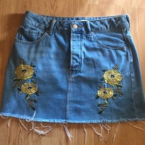 Forever 21 Denim Skirt with Yellow Flowers Size 29